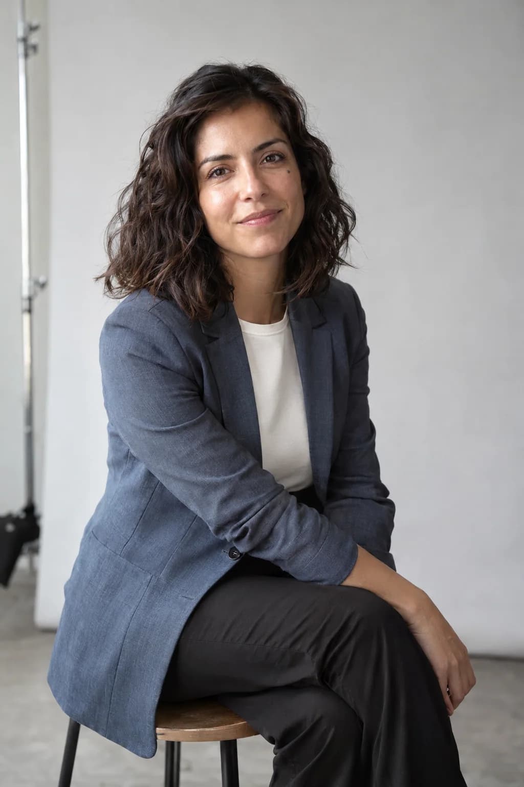 Retrato de Mariana en una galería privada de selección de fotos